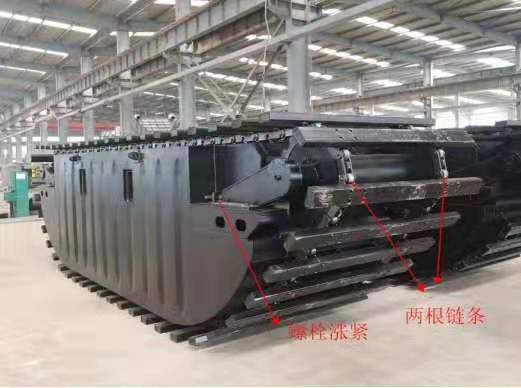 两栖挖掘机底盘