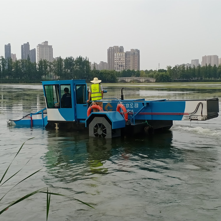 自动水草收割船