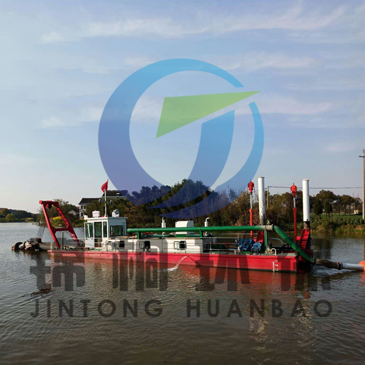 大型绞吸式挖泥船