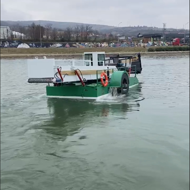 水面自动水草打捞船