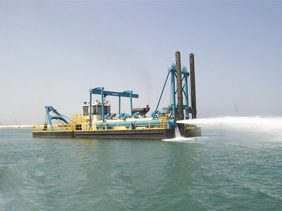 绞吸式挖泥船